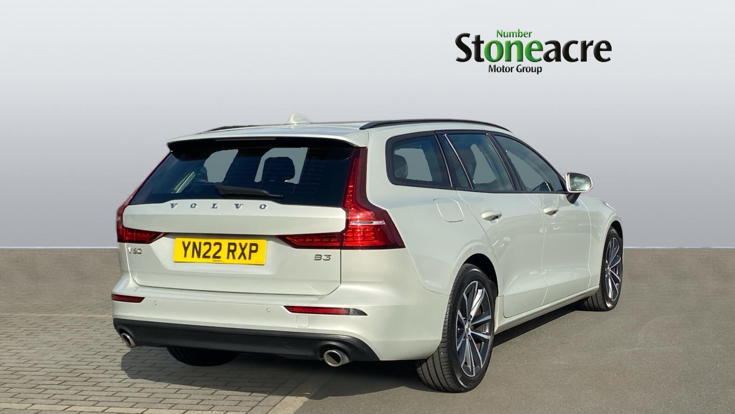 Used Volvo V60 2022 for sale - 78086236: Photo 2