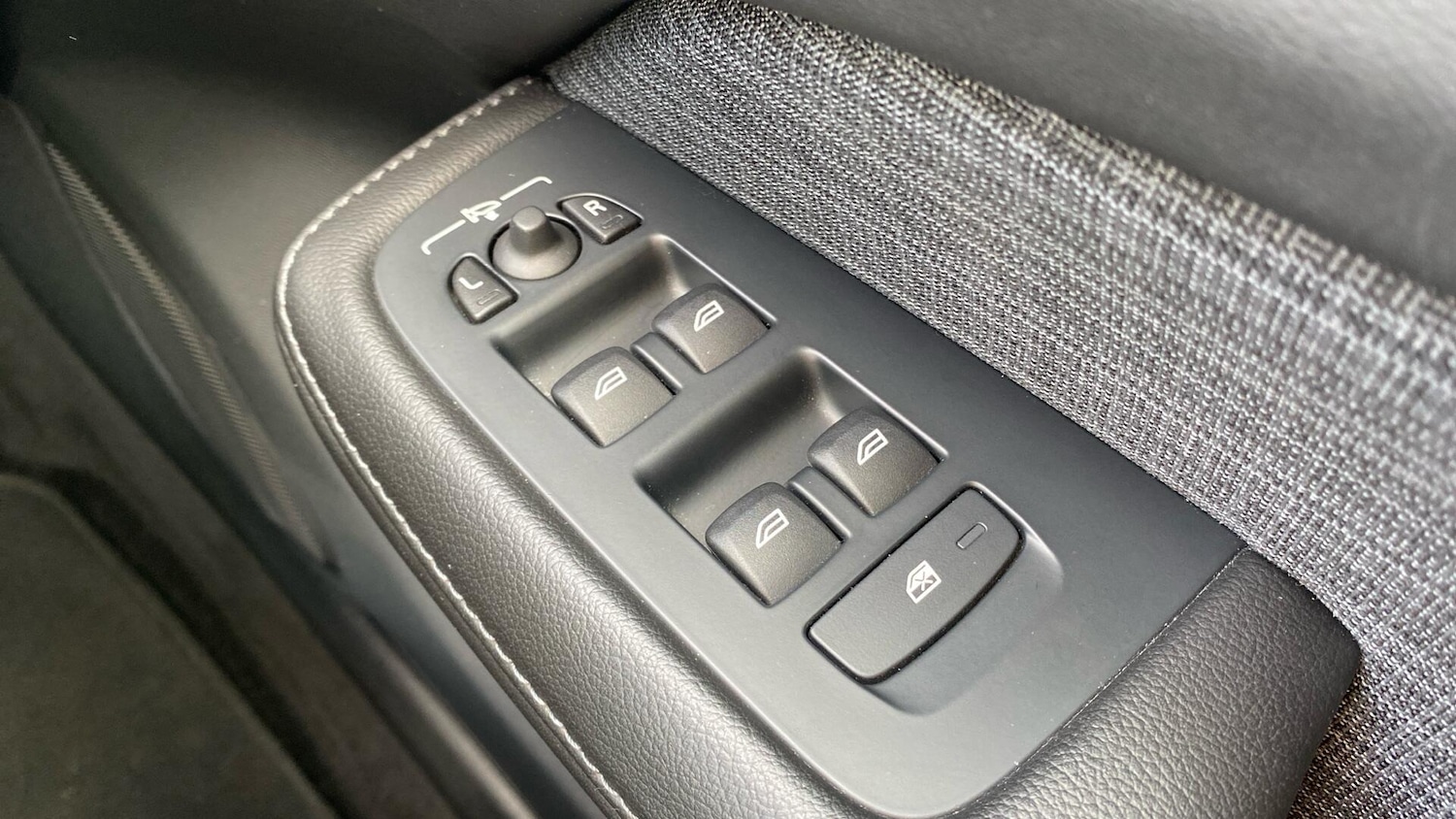 Used Volvo V60 2022 for sale - 78086236: Photo 24