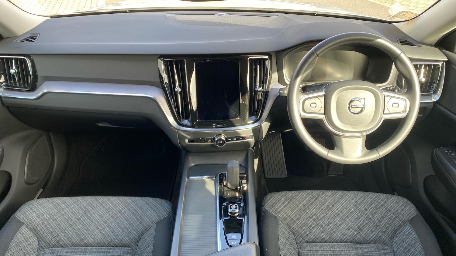 Used Volvo V60 2022 for sale - 78086236: Photo 5