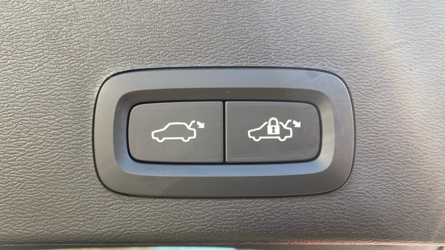 Used Volvo XC40 2026 for sale - 77898507: Photo 35