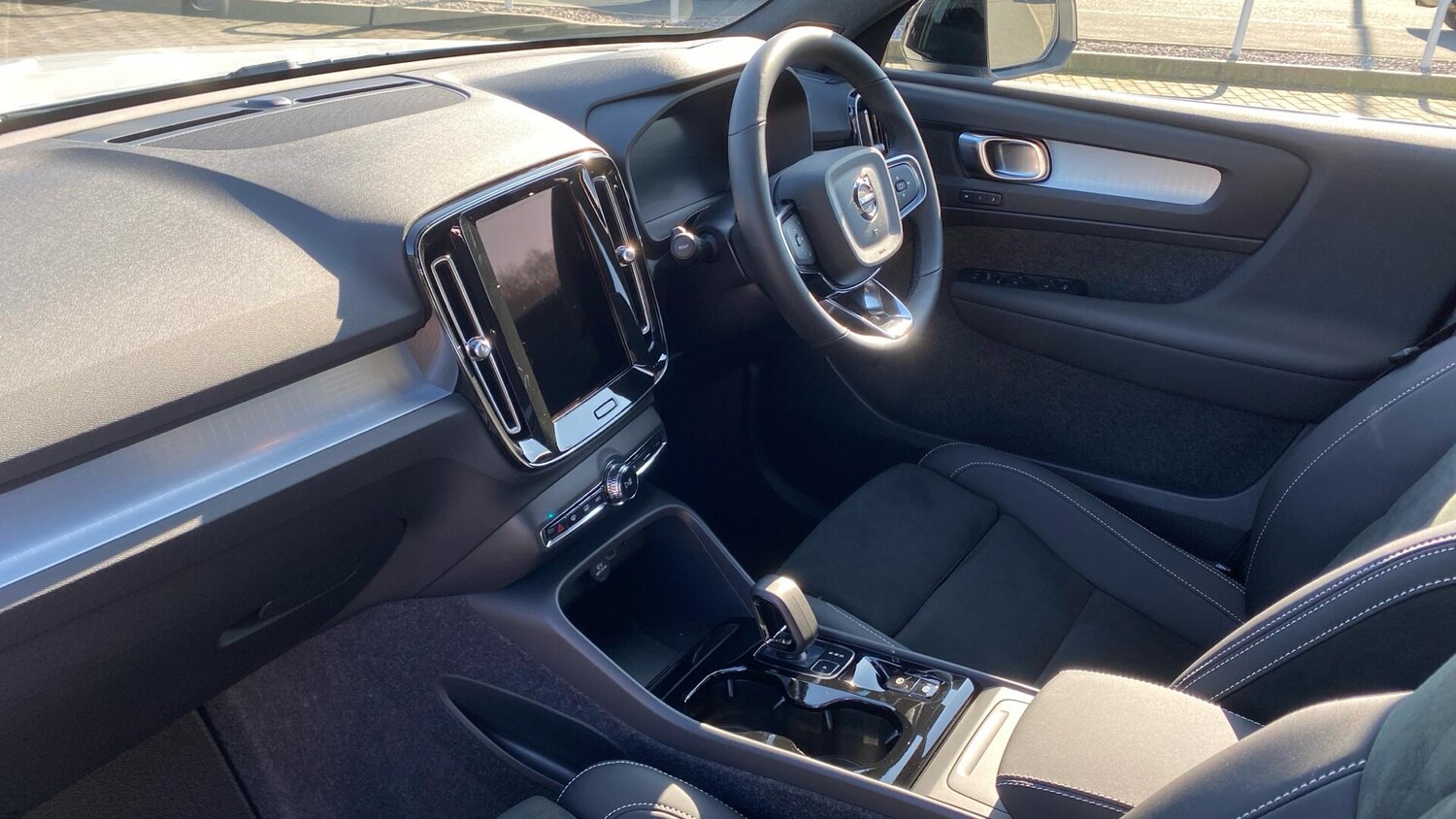 Used Volvo XC40 2026 for sale - 77898507: Photo 40