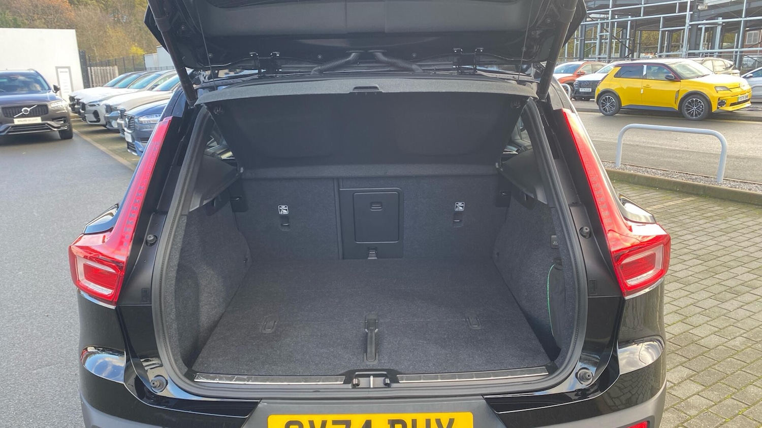 Used Volvo XC40 2024 for sale - 76592009: Photo 14