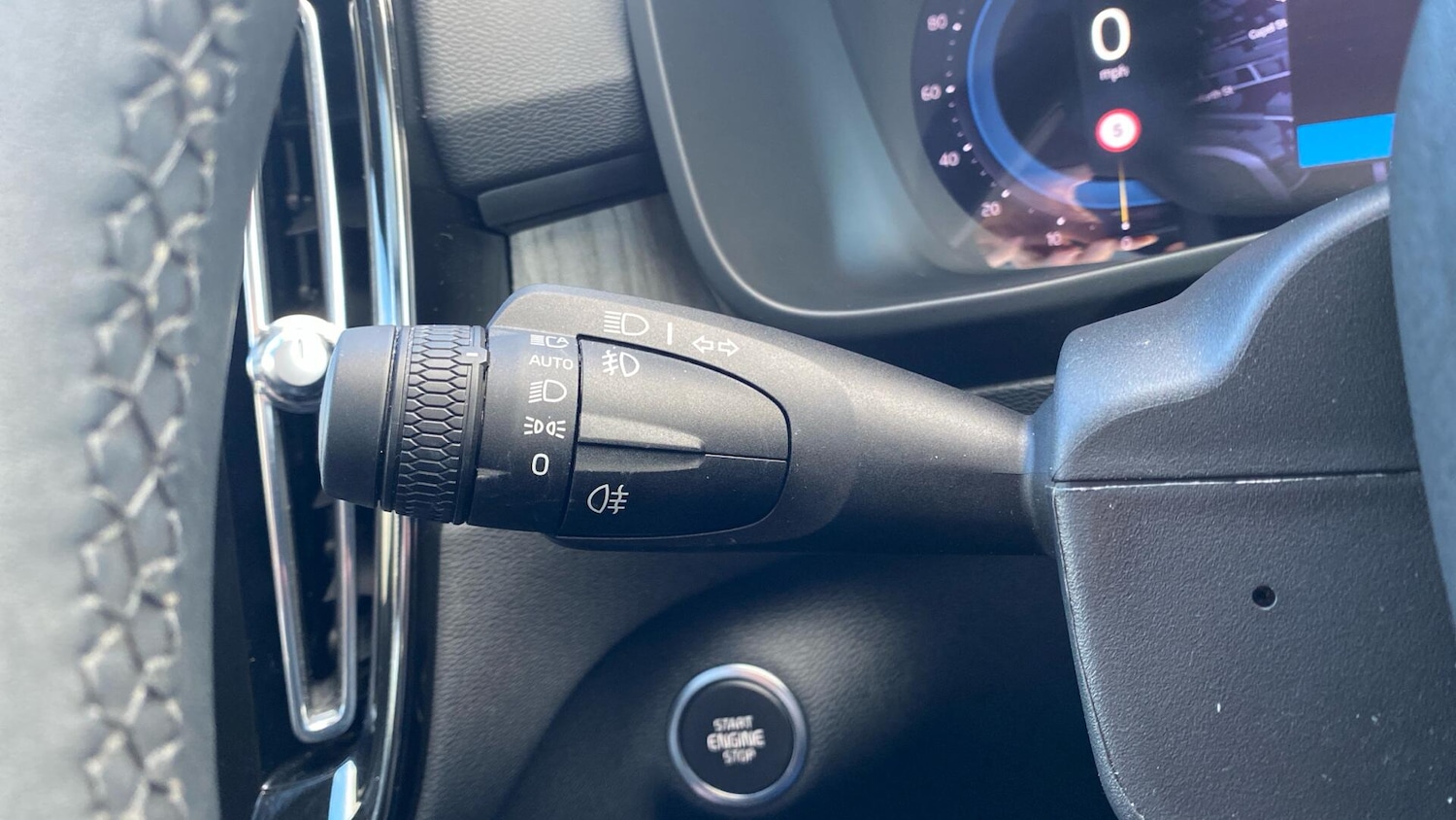 Used Volvo XC40 2024 for sale - 76592009: Photo 21