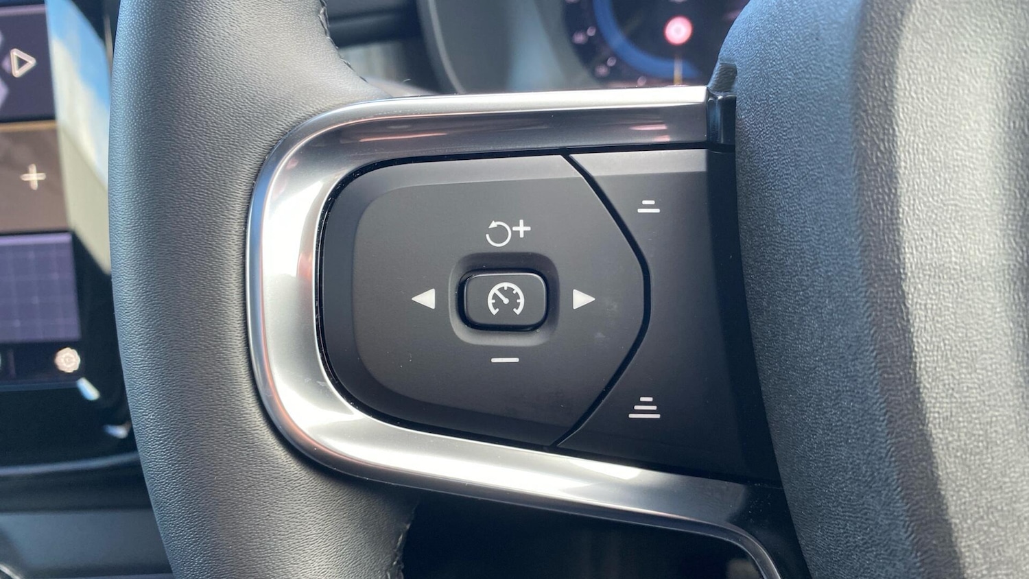 Used Volvo XC40 2024 for sale - 76592009: Photo 22