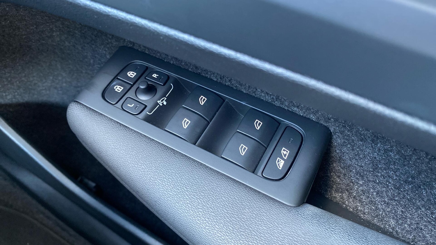 Used Volvo XC40 2024 for sale - 76592009: Photo 25