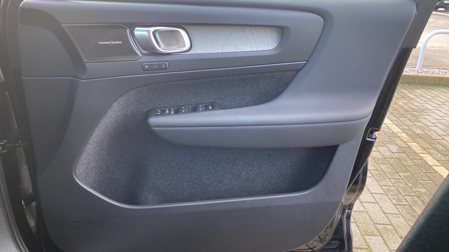 Used Volvo XC40 2024 for sale - 76592009: Photo 30