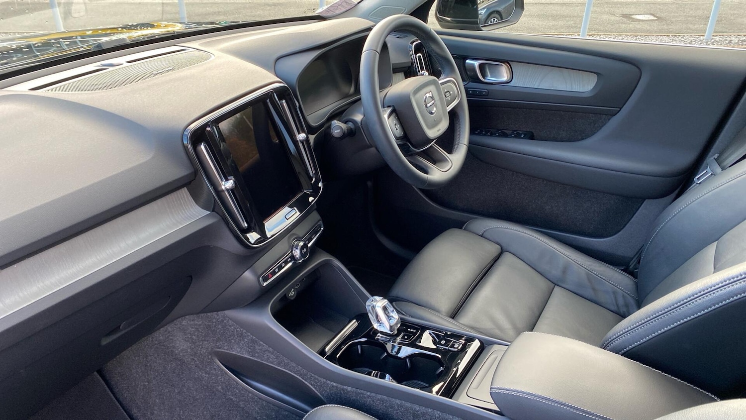 Used Volvo XC40 2024 for sale - 76592009: Photo 41