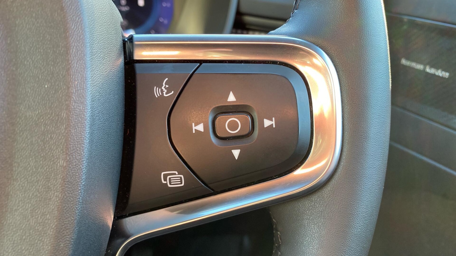 Used Volvo XC40 2024 for sale - 76671260: Photo 23