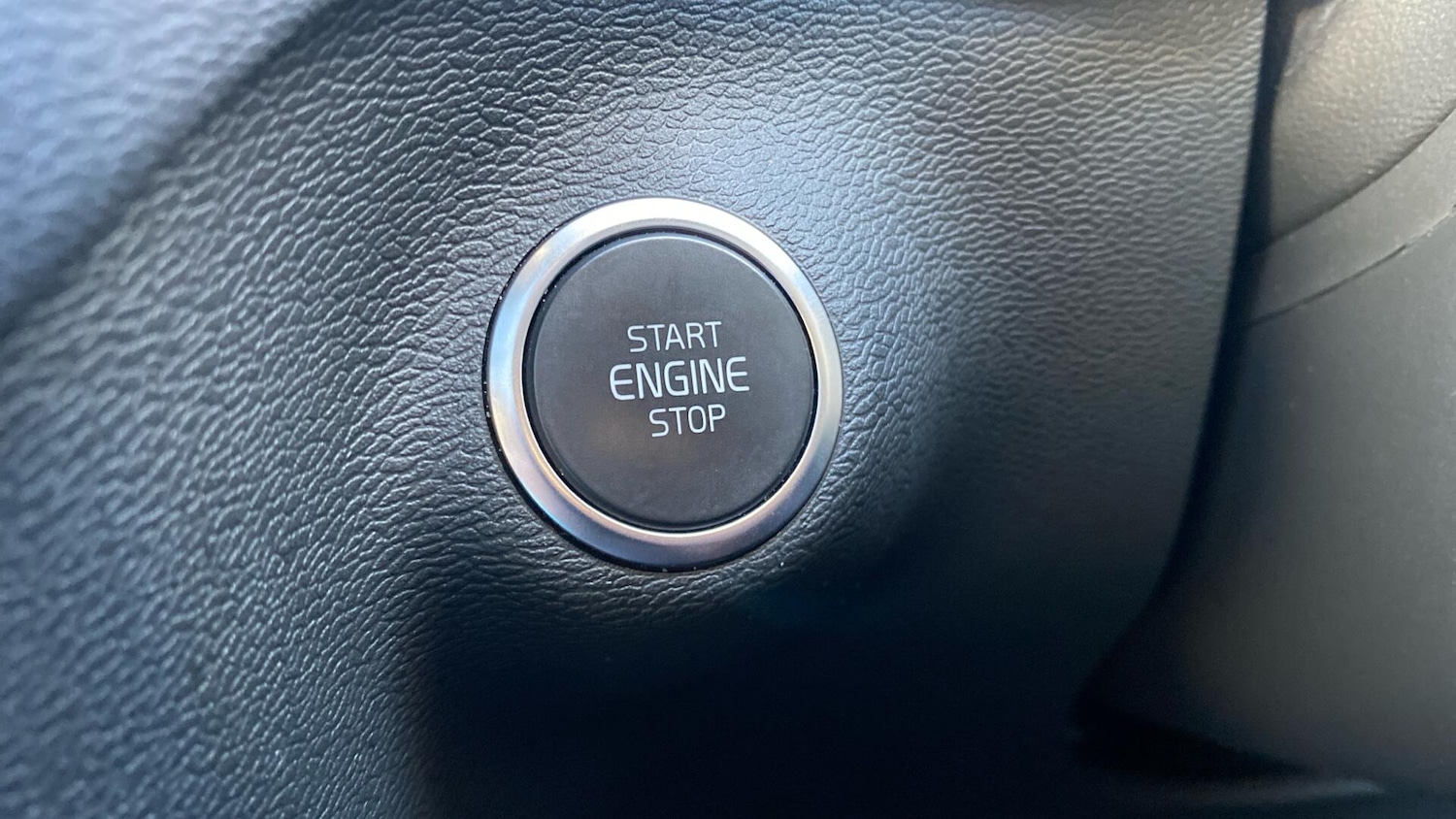 Used Volvo XC40 2024 for sale - 76671260: Photo 28