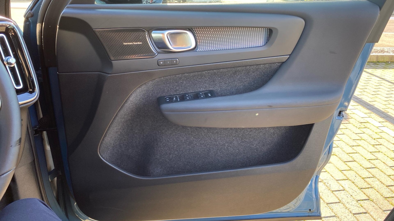 Used Volvo XC40 2024 for sale - 76671260: Photo 30