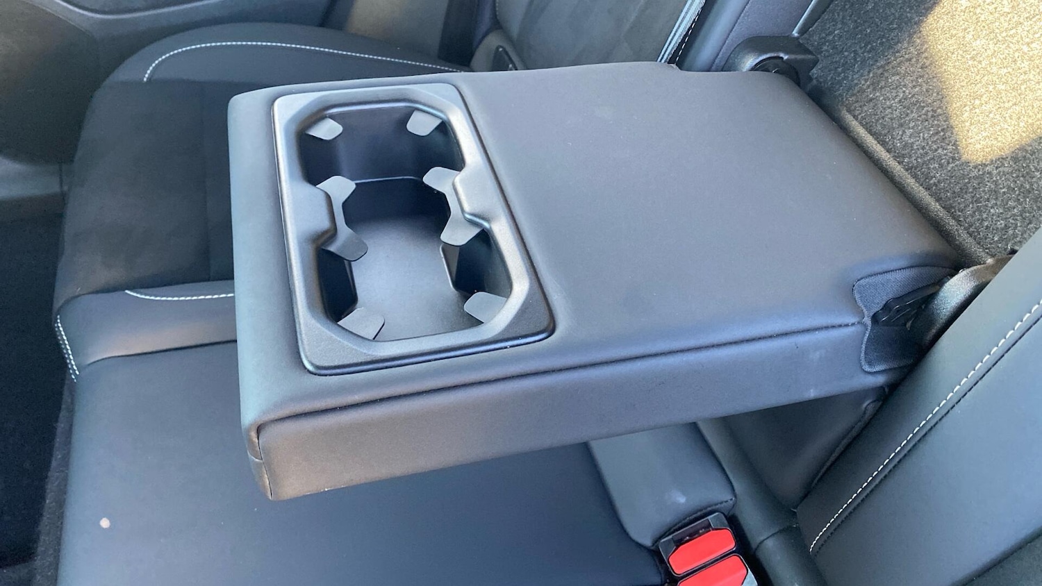 Used Volvo XC40 2024 for sale - 76671260: Photo 35