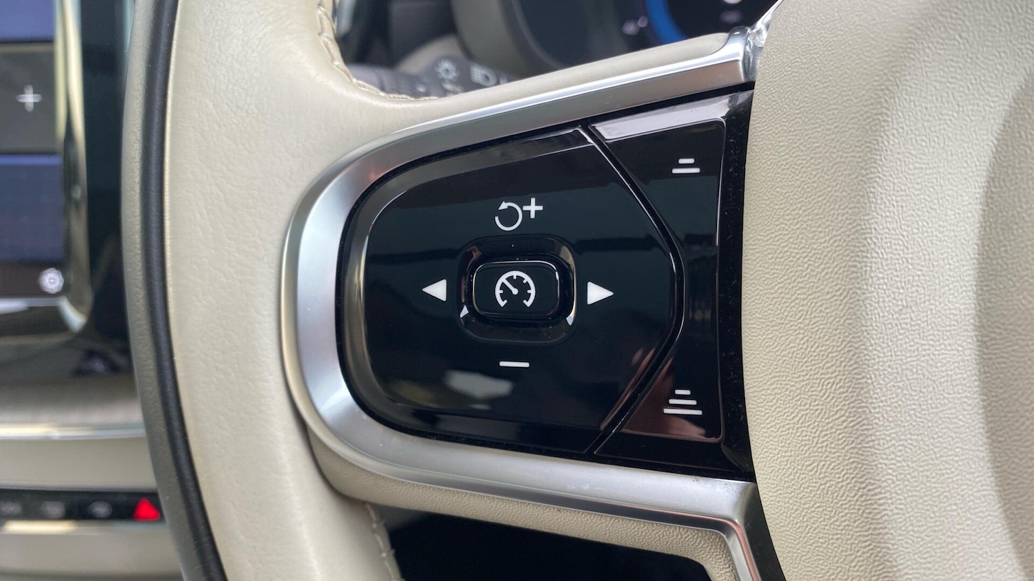 Used Volvo XC60 2022 for sale - 77131985: Photo 16