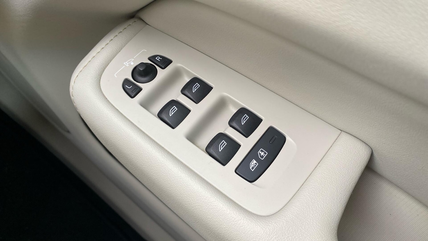 Used Volvo XC60 2022 for sale - 77131985: Photo 19