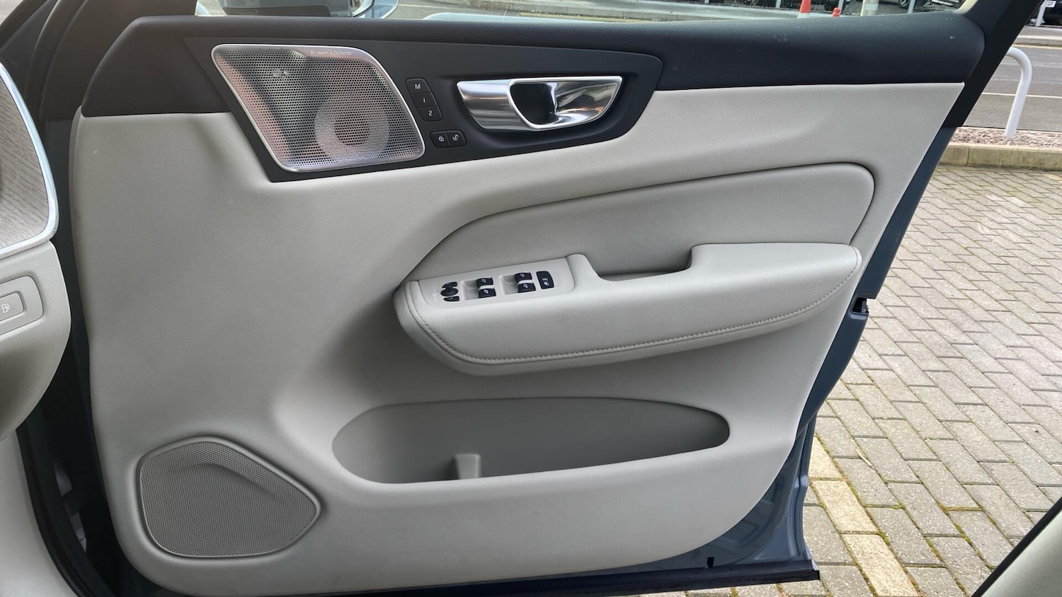 Used Volvo XC60 2022 for sale - 77131985: Photo 23