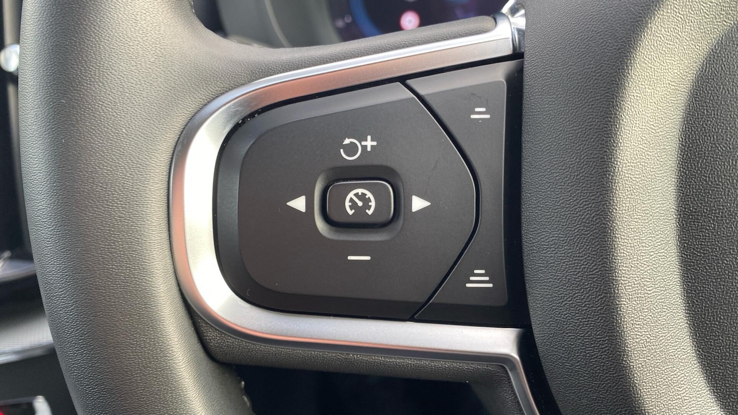 Used Volvo XC60 2024 for sale - 76936268: Photo 21