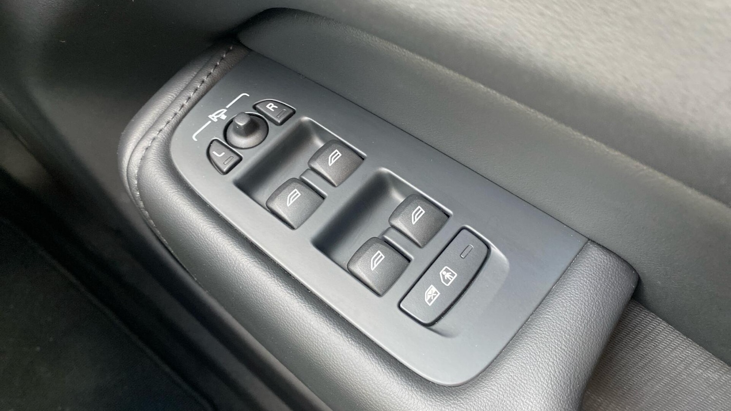 Used Volvo XC60 2024 for sale - 76936268: Photo 24