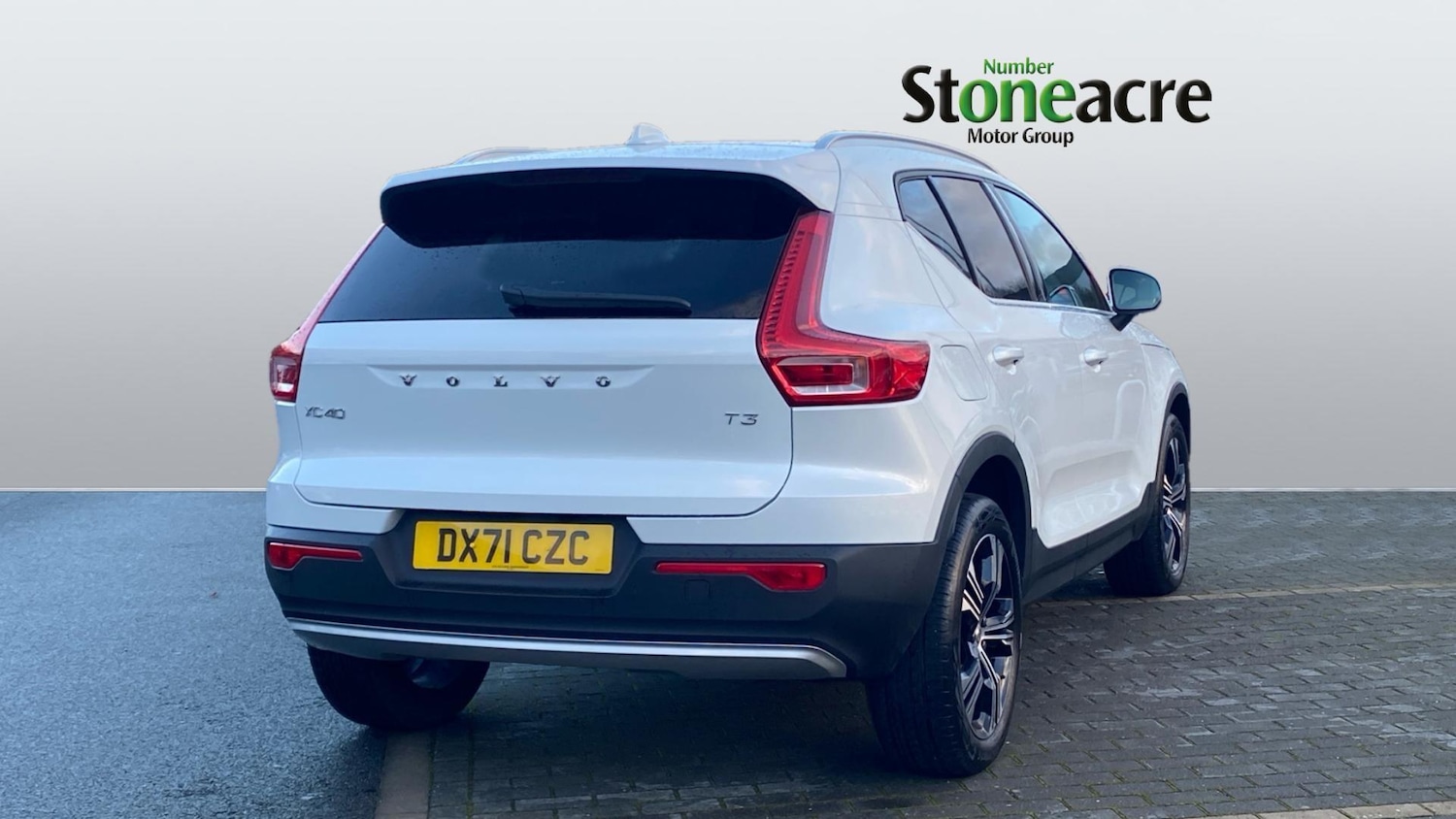 Used Volvo XC40 for sale - 76728684: Photo 2