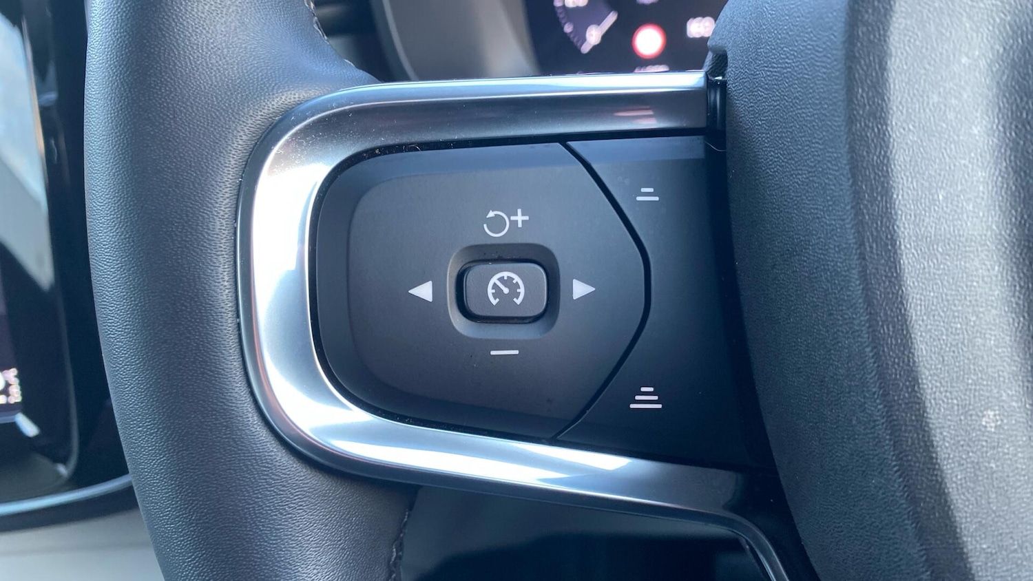 Used Volvo XC40 for sale - 76728684: Photo 22