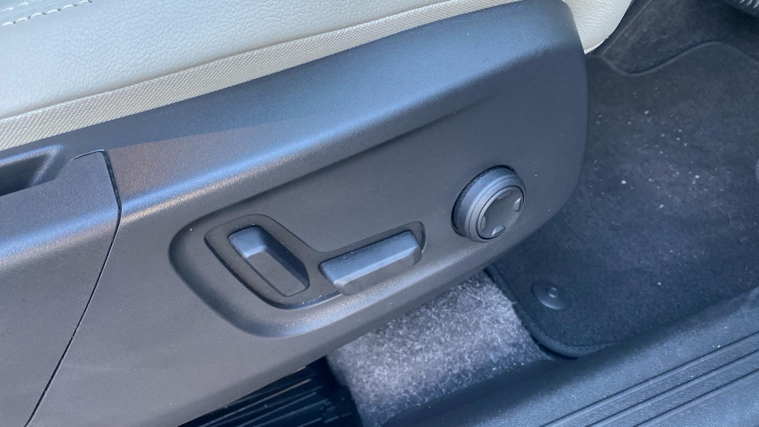 Used Volvo XC40 for sale - 76728684: Photo 30