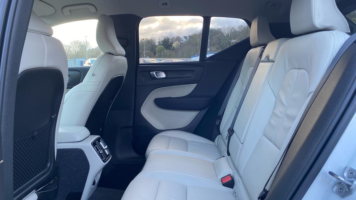 Used Volvo XC40 for sale - 76728684: Photo 31