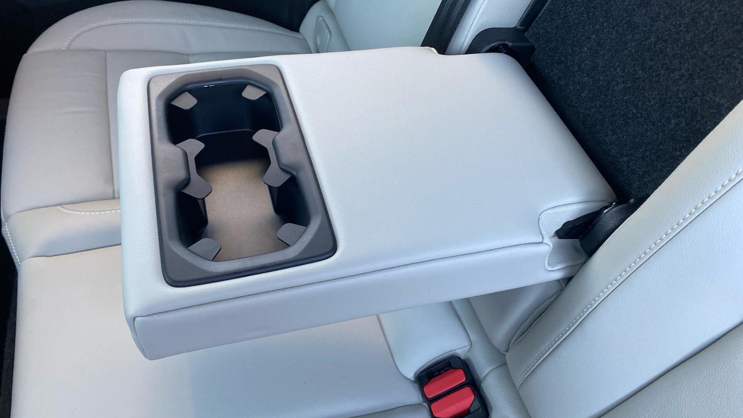 Used Volvo XC40 for sale - 76728684: Photo 32