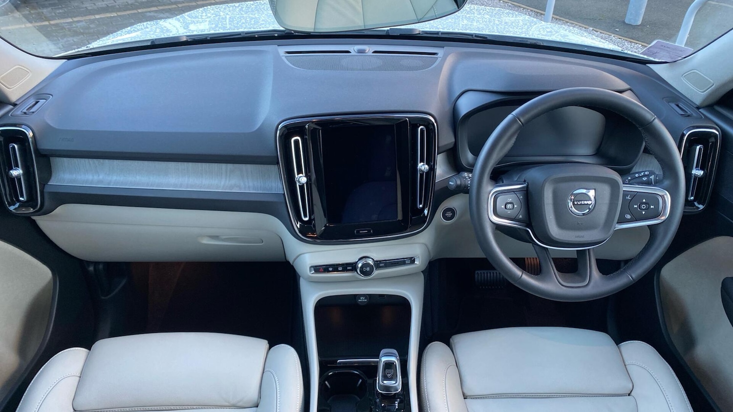 Used Volvo XC40 for sale - 76728684: Photo 6