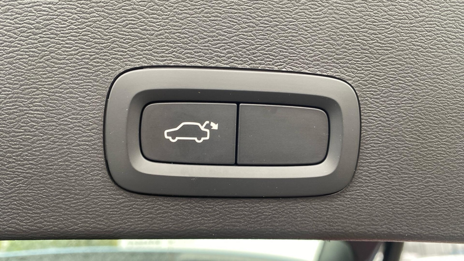 Used Volvo XC40 2022 for sale - 76151917: Photo 32