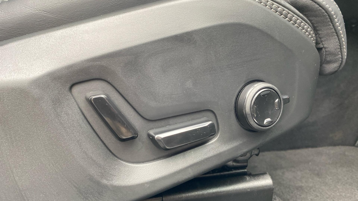 Used Volvo XC60 2025 for sale - 77537253: Photo 23