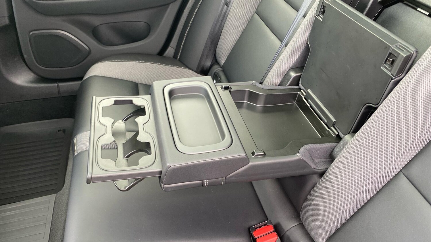 Used Volvo V60 for sale - 77824167: Photo 34