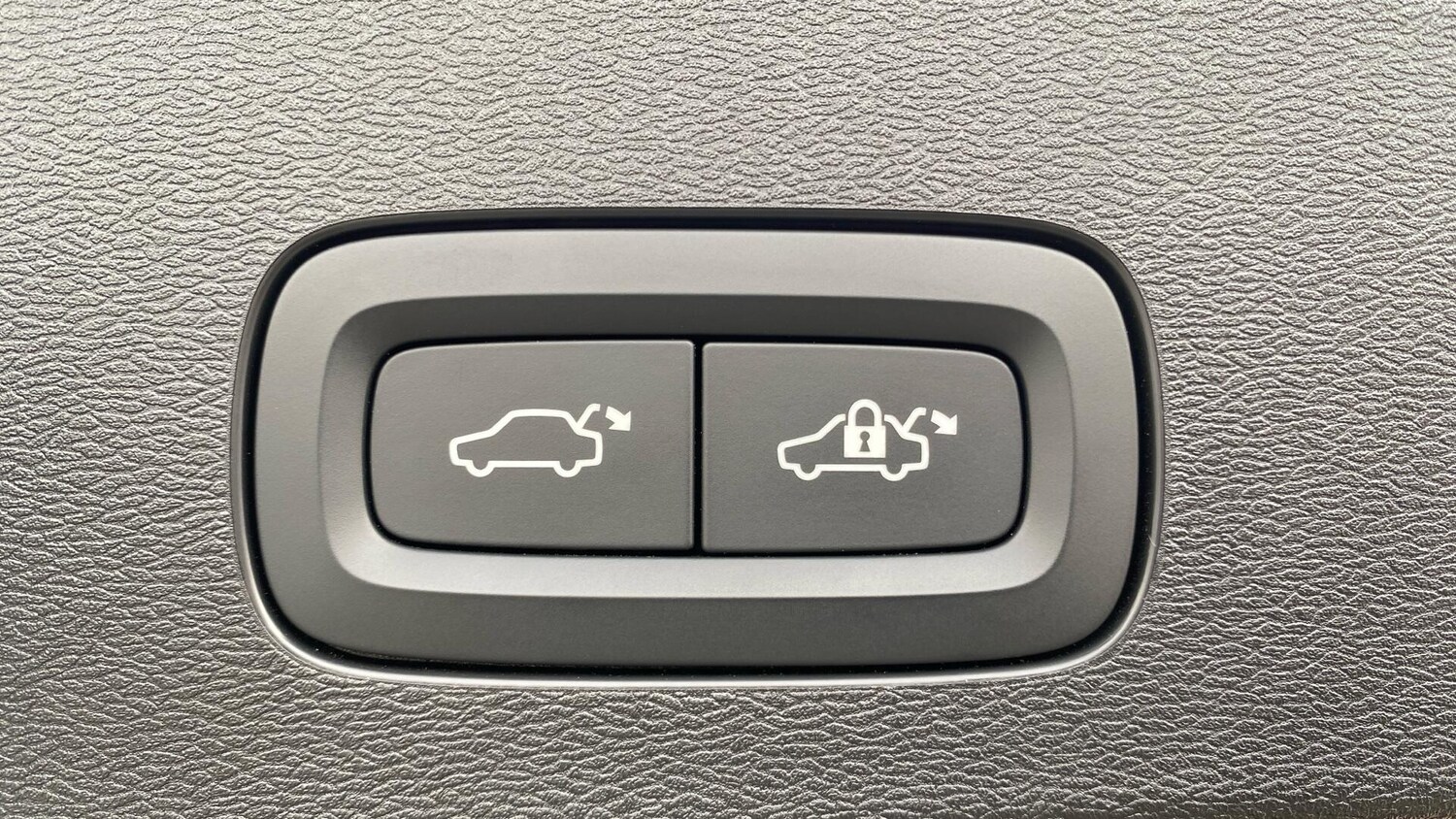 Used Volvo V60 for sale - 77824167: Photo 35