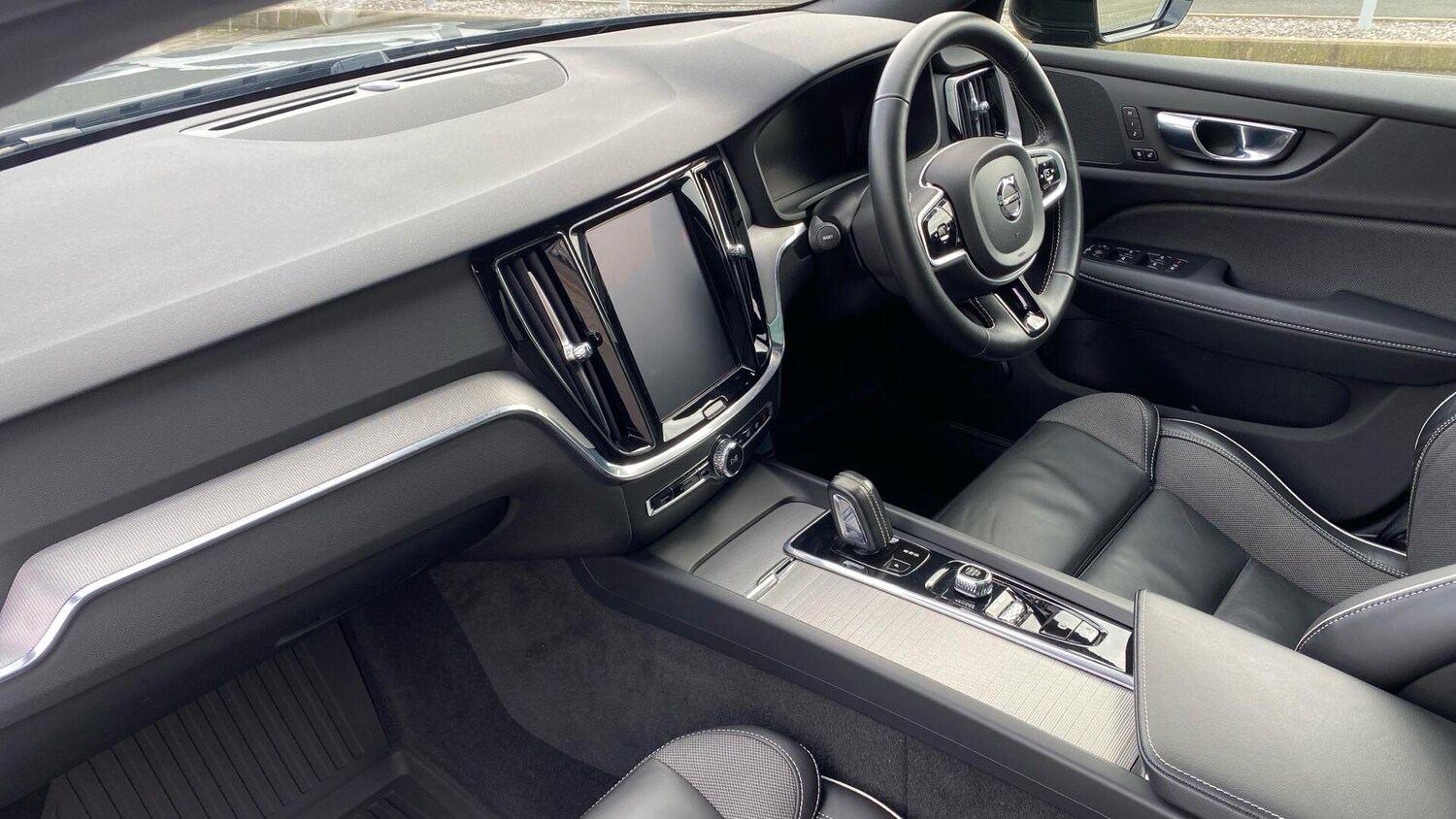 Used Volvo V60 for sale - 77824167: Photo 39