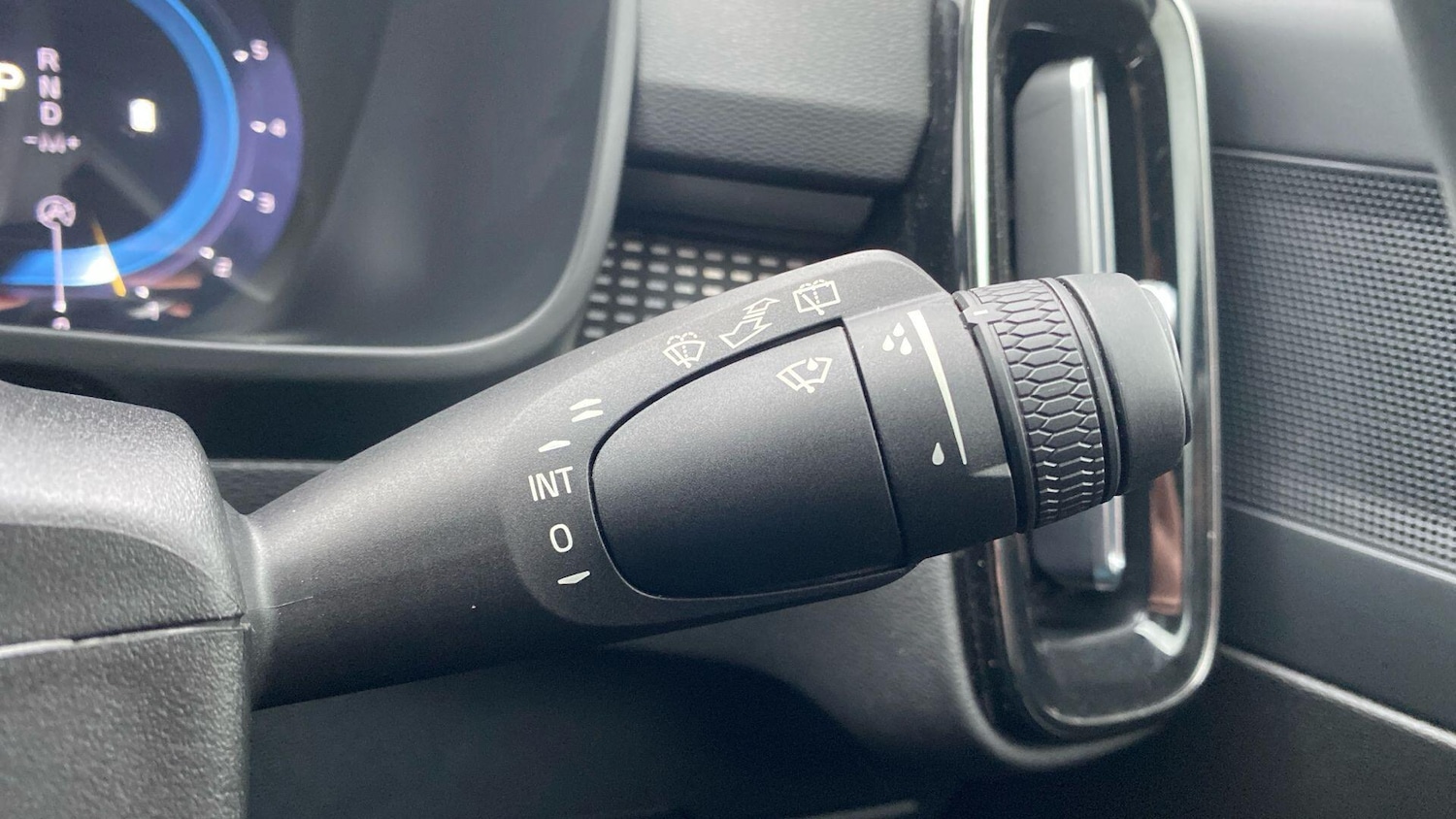 Used Volvo XC40 2023 for sale - 77537142: Photo 18