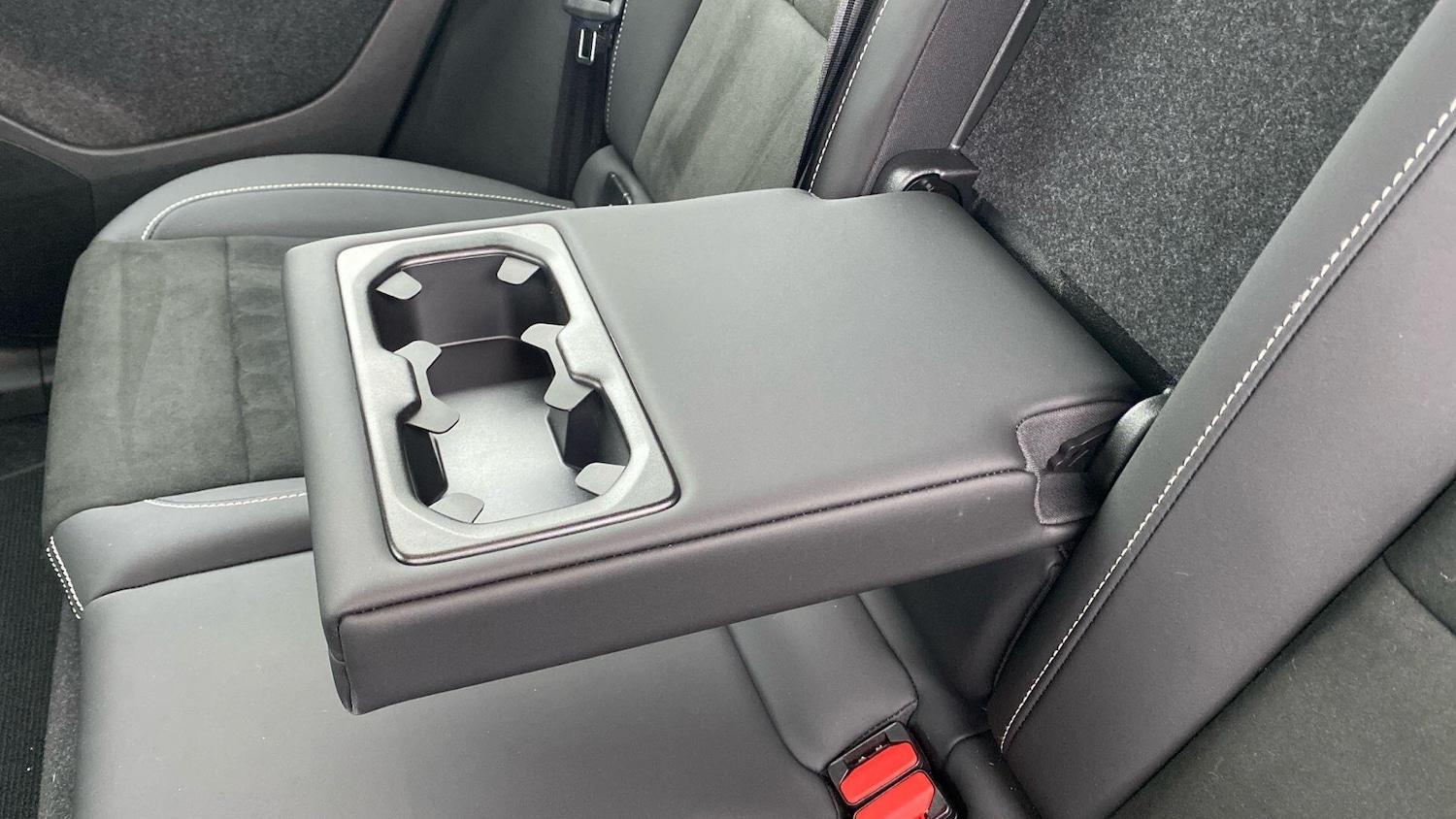 Used Volvo XC40 2023 for sale - 77537142: Photo 23