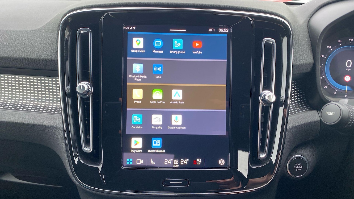 Used Volvo XC40 2023 for sale - 77537142: Photo 31