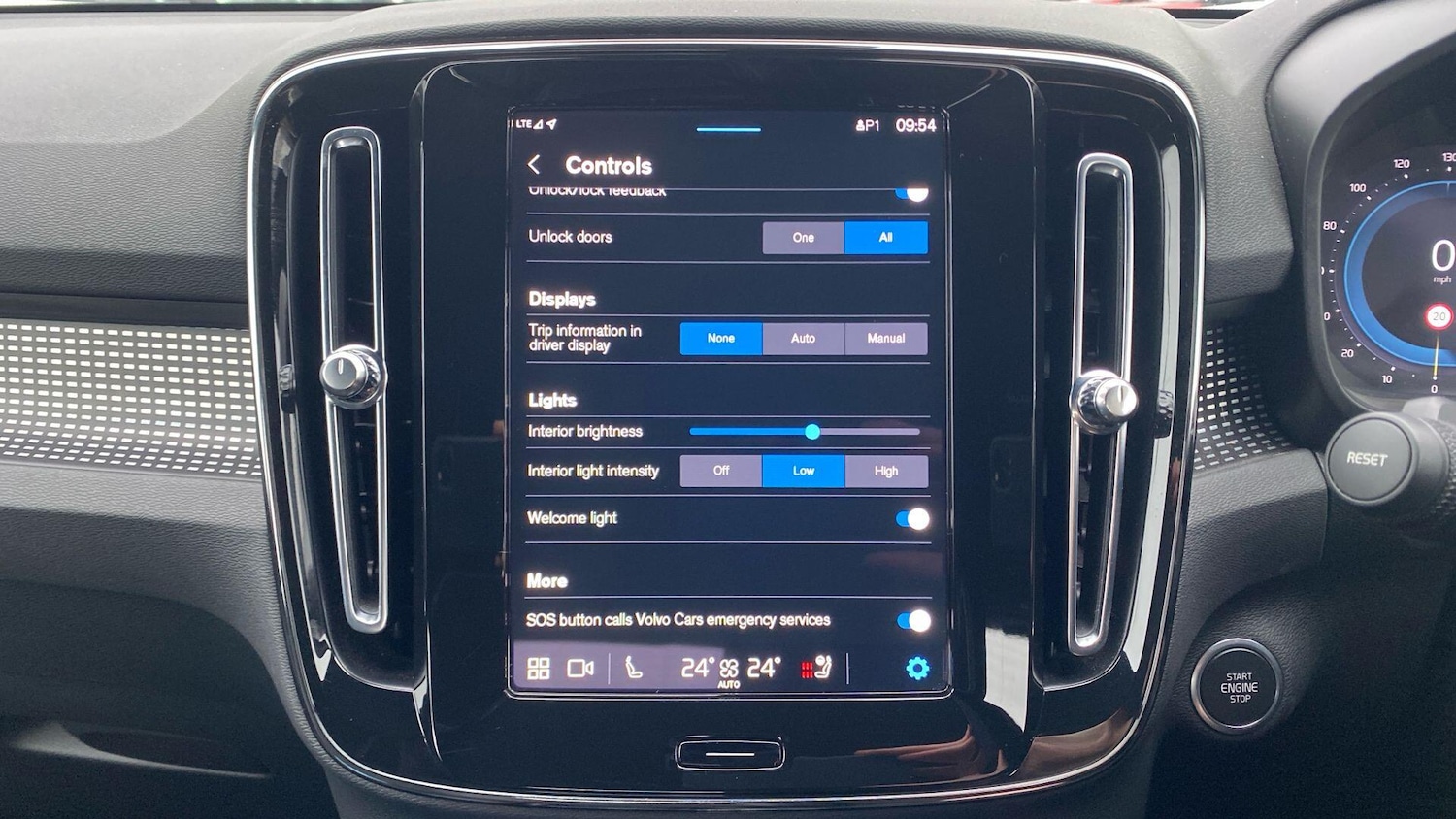 Used Volvo XC40 2023 for sale - 77537142: Photo 35