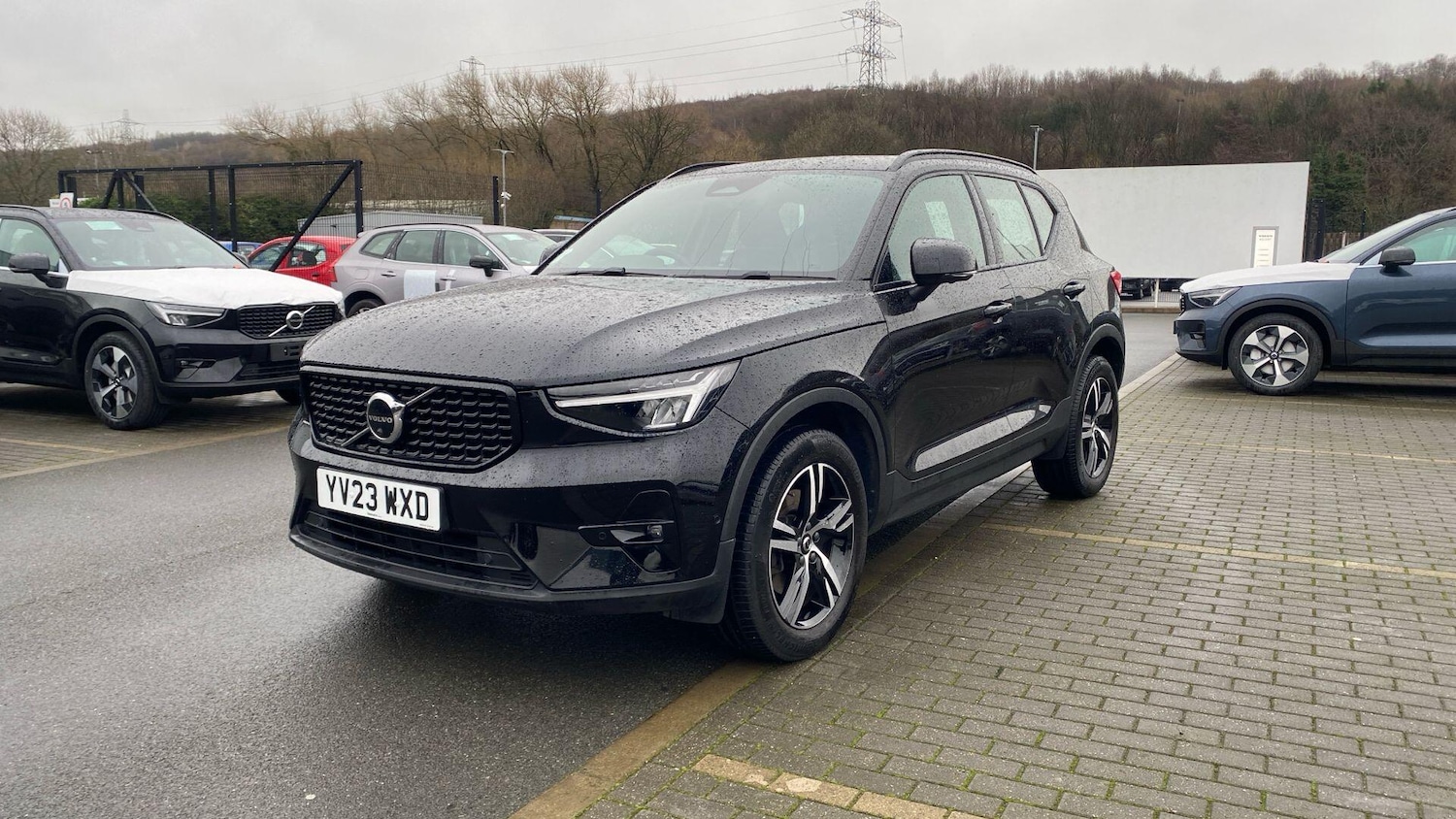 Used Volvo XC40 2023 for sale - 77537142: Photo 4