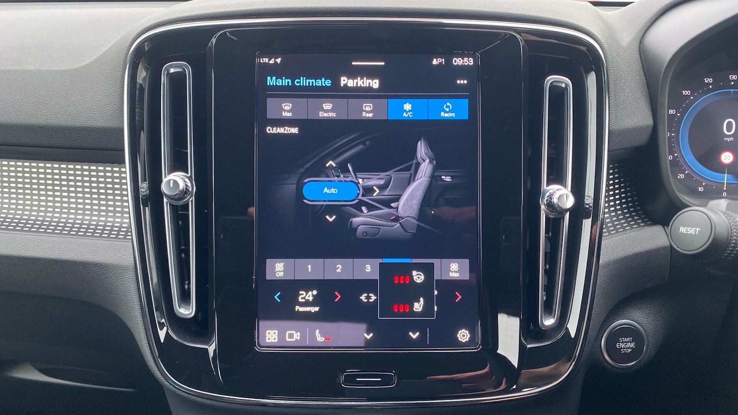 Used Volvo XC40 2023 for sale - 77537142: Photo 57