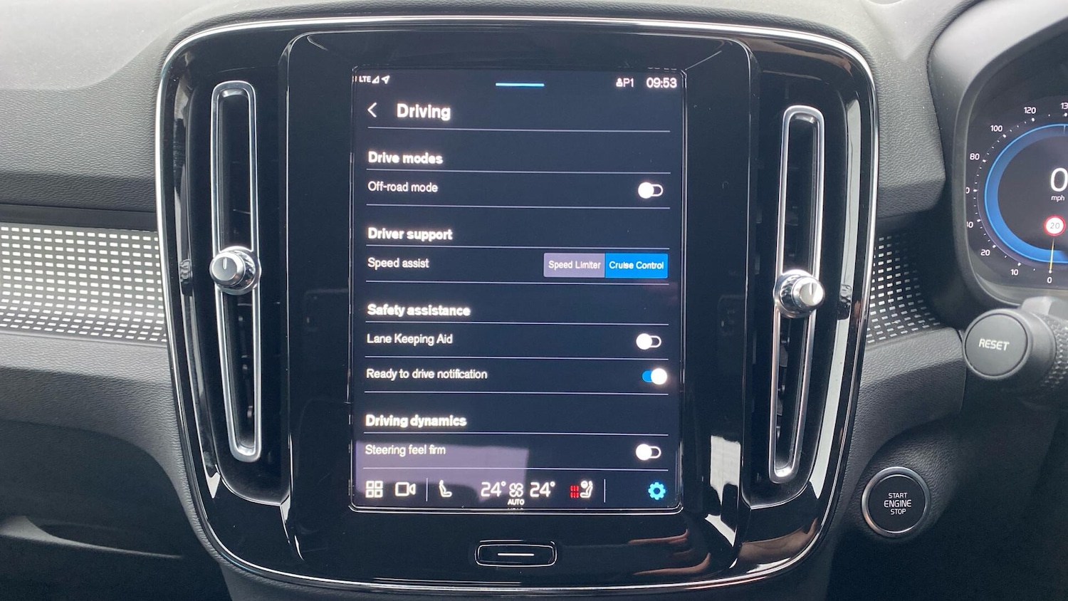 Used Volvo XC40 2023 for sale - 77537142: Photo 66