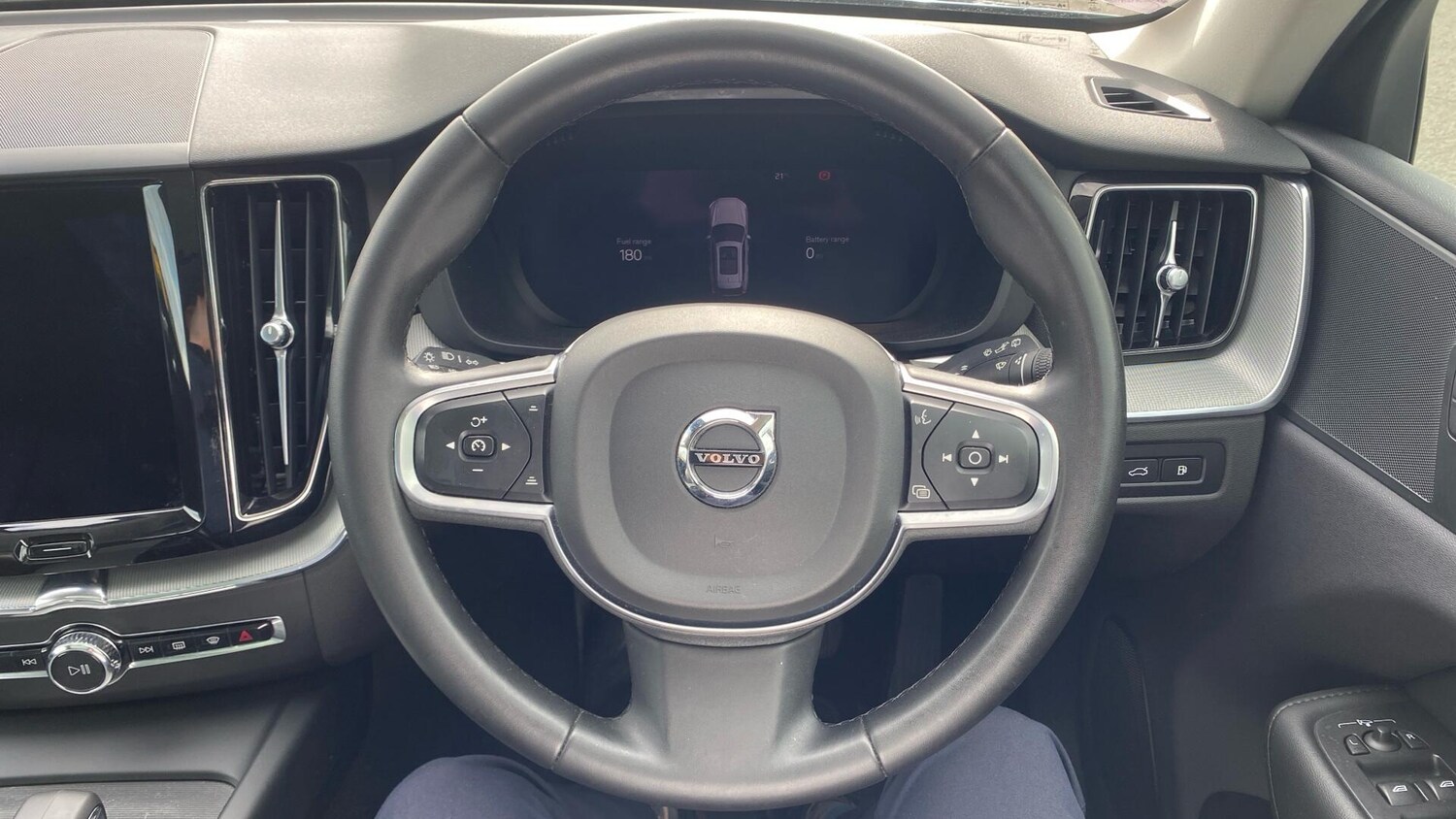 Used Volvo XC60 2023 for sale - 76024696: Photo 10