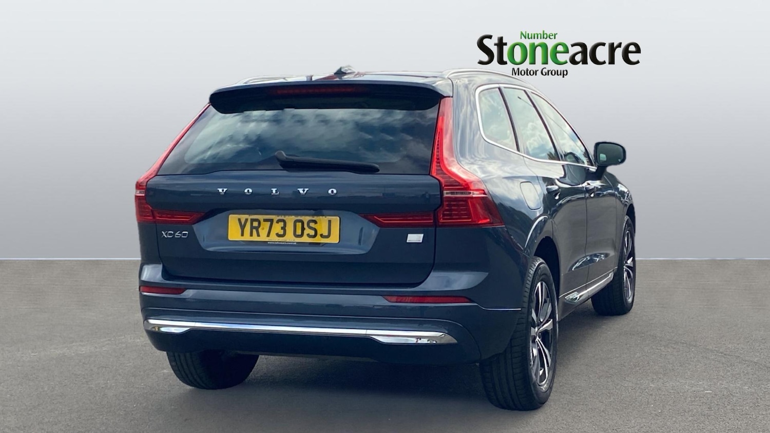 Used Volvo XC60 2023 for sale - 76024696: Photo 2