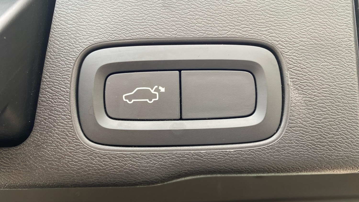 Used Volvo XC60 2023 for sale - 76024696: Photo 35