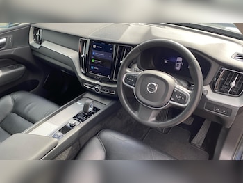 Used Volvo XC60 2023 for sale - 76024696: Photo 4