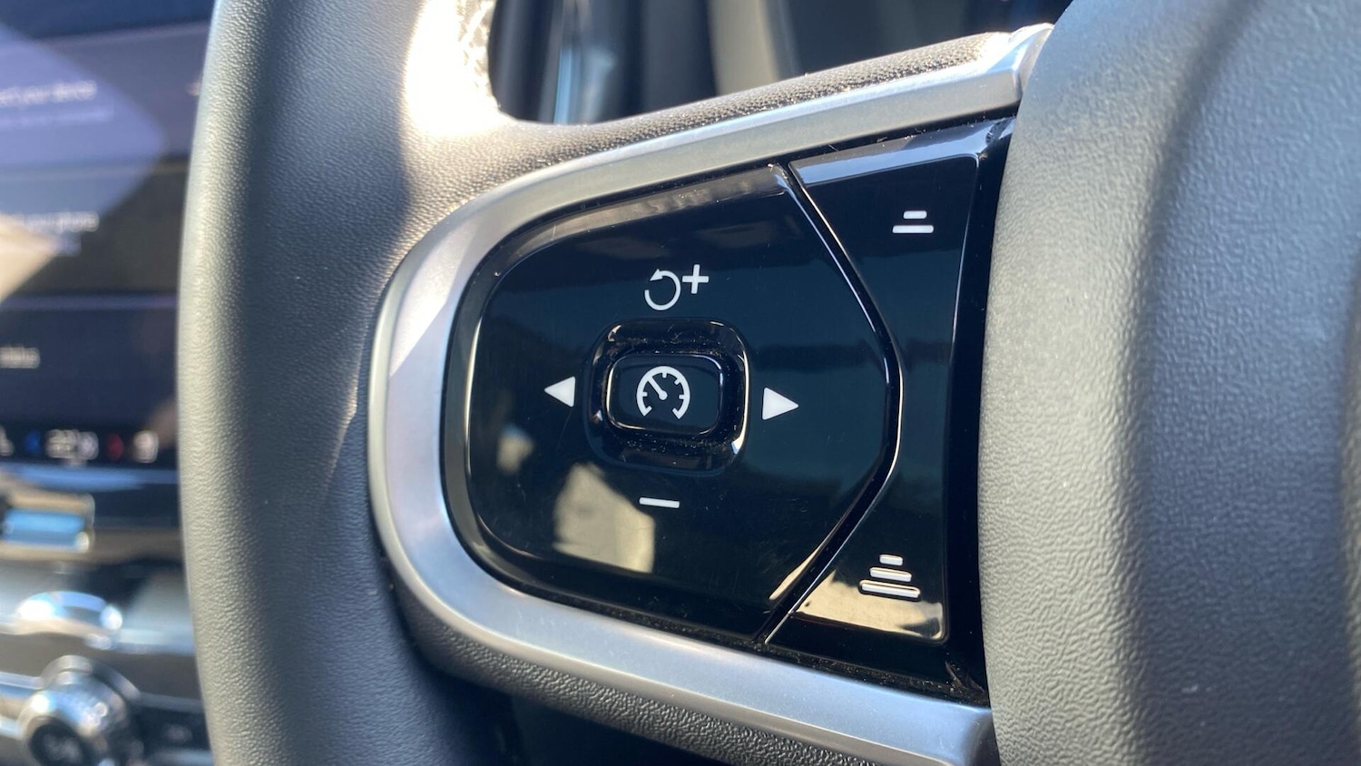 Used Volvo XC60 2022 for sale - 78034046: Photo 17