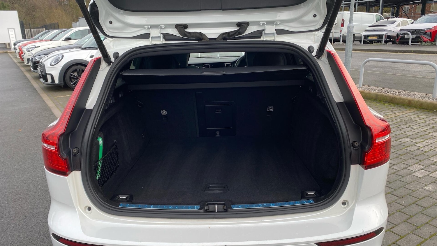 Used Volvo V60 2021 for sale - 76752950: Photo 14