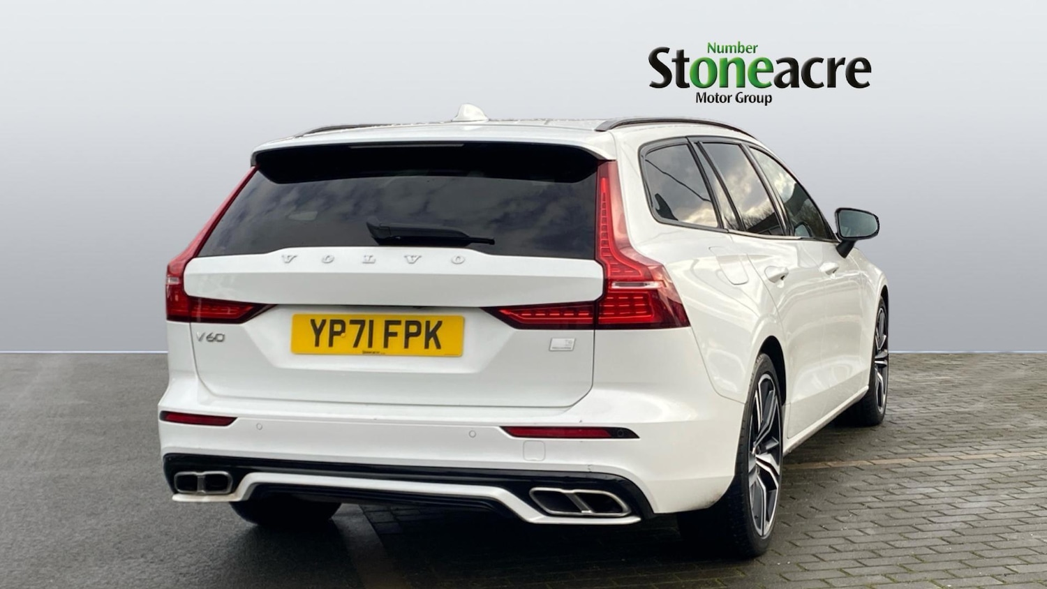 Used Volvo V60 2021 for sale - 76752950: Photo 2