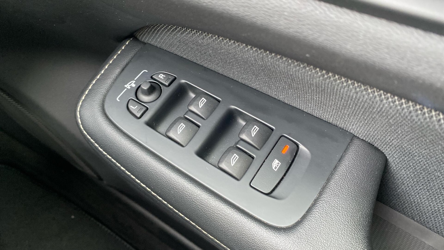 Used Volvo V60 2021 for sale - 76752950: Photo 25