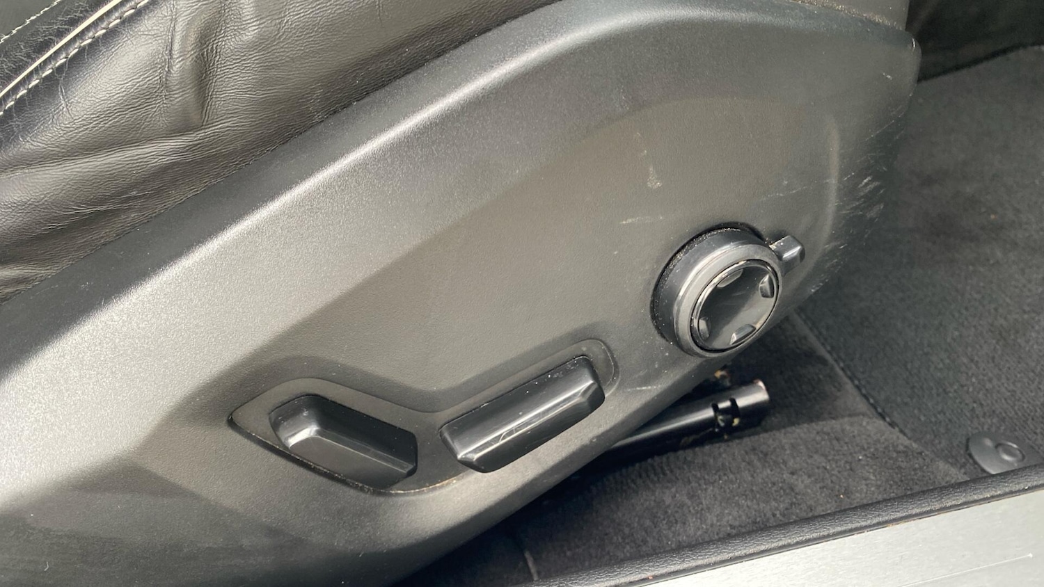 Used Volvo V60 2021 for sale - 76752950: Photo 31