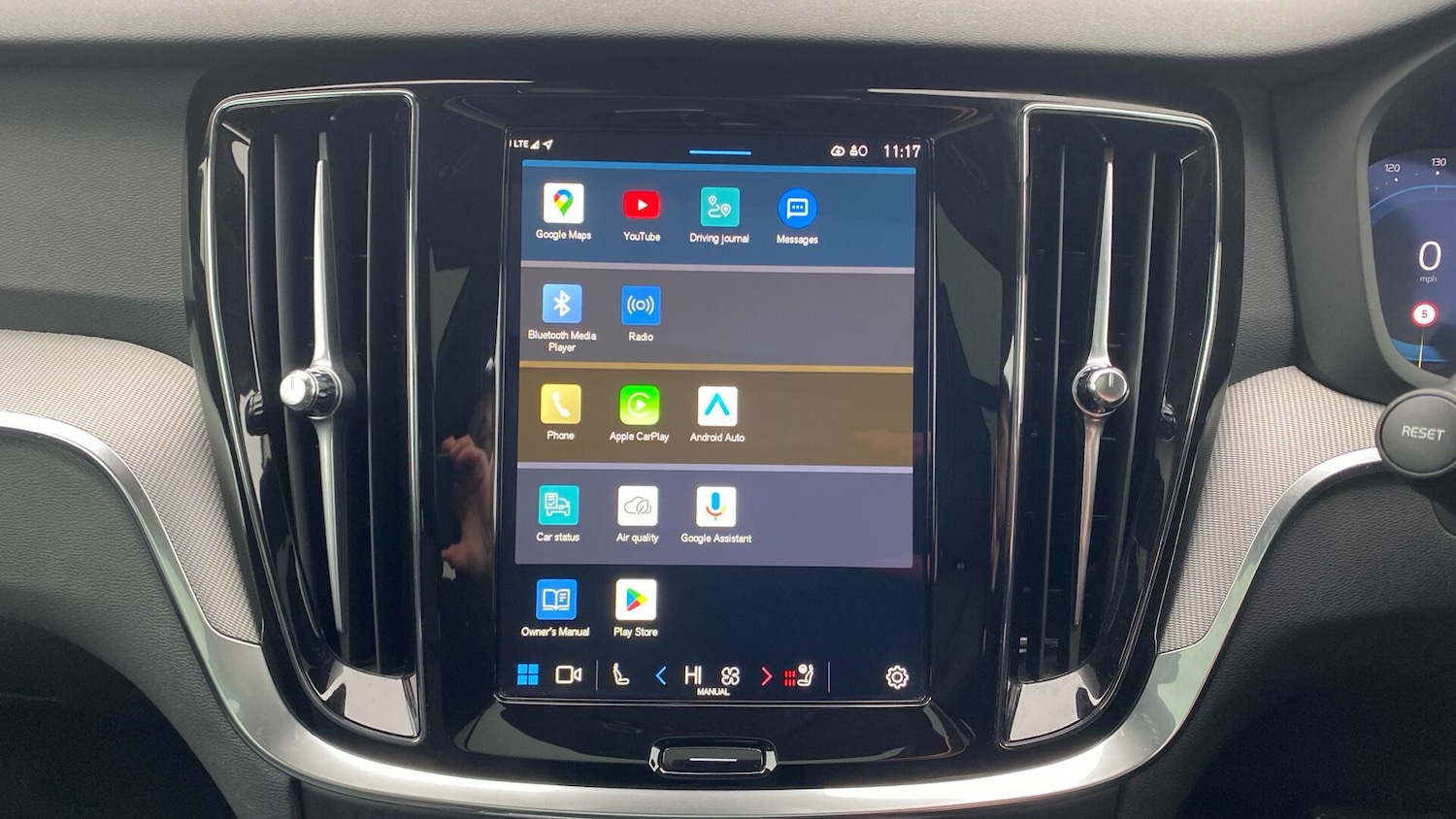 Used Volvo V60 2025 for sale - 77455612: Photo 17