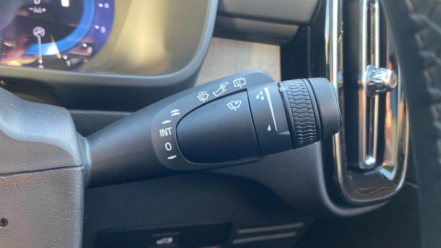 Used Volvo XC40 2024 for sale - 77255181: Photo 19