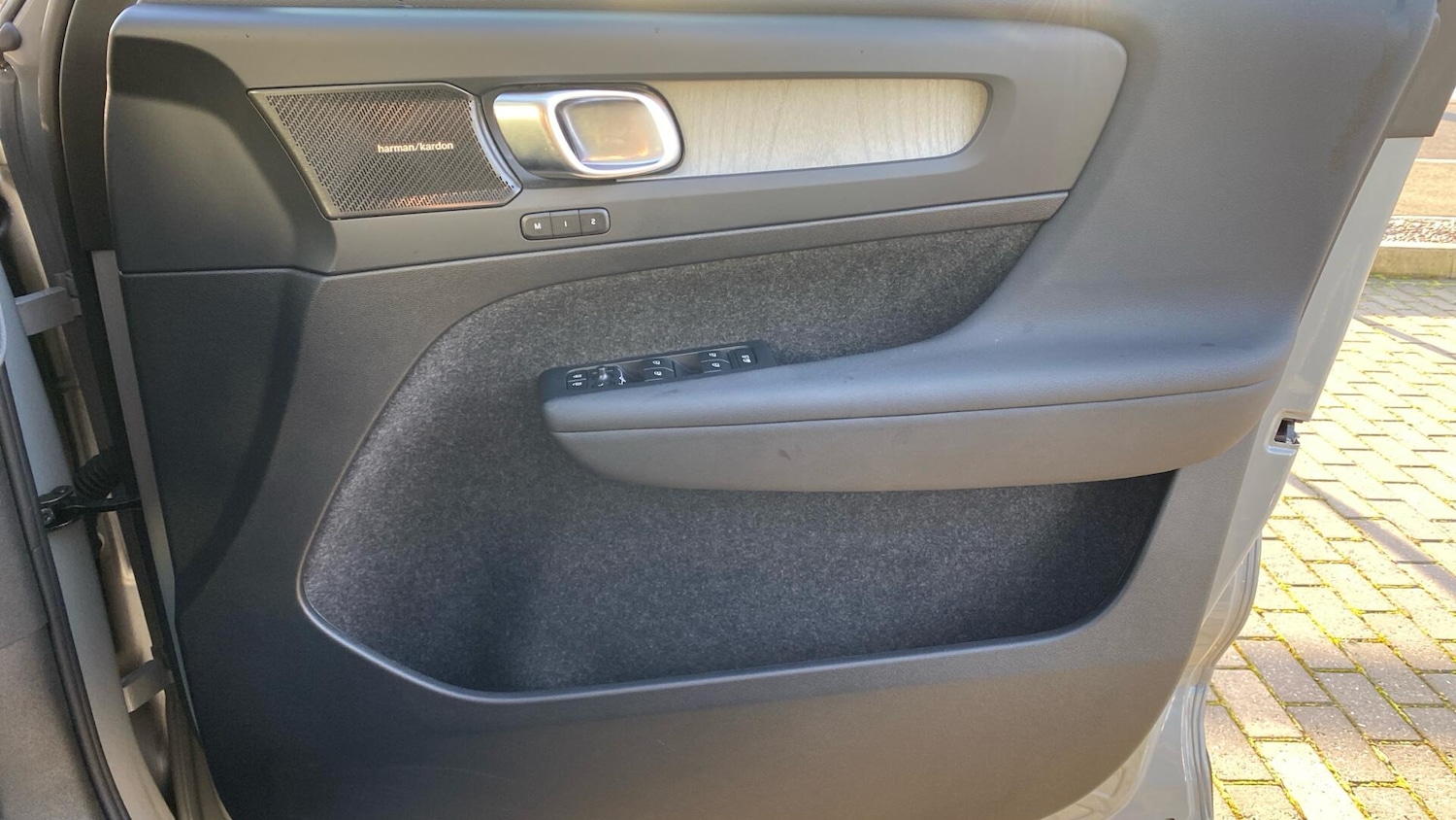 Used Volvo XC40 2024 for sale - 77255181: Photo 25